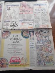 Hürriyet İstanbul Gazetesi - 30 Aralık 1998 - Kardeş Şehir Seçiminde Türkiye'nin Dış Politikası Önemli Rol Oynuyor - İstanbul'un Kan Kardeşi Şehirler - İşadamı Ahmet Arıburnu Ve İki Şoförü Silahlı Borç Tahsilatı Nedeniyle Yargılanıyor - Ağaca Ses Veren Adam Paki Öktem - Belediyenin Yılbaşı Önlemleri - Taksim'in Ortasında Ünlülerin Sokağı - Adnan Şenses - İbrahim Tatlıses - Sibel Can