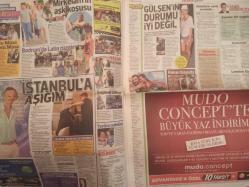 Kelebek Magazin Gazetesi - 14 Ağustos 2012 - Önder Turacı - Ayşe Özdemir - Emre Bekir - Birce Akalay - Barış Çunguroğlu - Gari Halliwell - Victoria Beckham - Ferzan Özpetek - Simon - Irmak Atuk - Ferzan Özpetek - Brad Pitt - Melis Alphan - Uğur Yücel - Cahit Berkay - Suna Özakınca - Ergül Azaphan - Garo Nisan - Nil Bentürk Uyguner - Zuhal Pirinçcioğlu - Serra Tokar - Ayşegül Gerçin - Yasemin Kamhi - Barış Çunguroğlu - Cengiz Semercioğlu - Osman Müftüoğlu - Betül Demir - Nilüfer Açıkalın - Melike Karakartal - Umut Eker - Naz Elmas - Tolgahan Sayışman - Ziynet Sali - Kate Moss - Jessie J - Ömür Gedik - Kaiser Chiefs fotoğraf ve haberi - Tam Takım Gazete