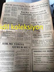 EDİRNE HUDUT GAZETESİ  YEREL TAŞRA BASINI ---15 Şubat 1982 Yıl :13 Sayı :3437---İlk ve orta öğretimde yarı yıl  tatili sona erdi , okullarda  derslere bu sabahtan  itibaren  başlandı -- Odalar Birliği 'nin düzenlediği   Başkanlar Toplantısına şehrimiz Ticaret Odasından 5 Kişi Katılıyor --Türk Ticaret Bankası 'nın Türkiye Konulu Fotoğraf  Sergisi Açıldı -- Keşan 'da traktör  kullanma ve  bakım  kursu  açılacak -- Teksif Sendikası  Edirne Şubesi 'nin  organize ettiği seminer sona erdi --Ege de üreticilerin  yüzde 90 'ı  tütününü  tüccara bağladı -- Bağ -Kur  üyeleri sağlık  hizmetlerinden yararlanacak ----Yılın İlk IMF kredisi bu ay geliyor --Hükümet , bankerler  kararnamesi geri aldı --Türk  Tanıtma Vakfı 18 Devlet  Başkanını Ermeni Terörü  Konusunda Uyardı  -- Sarı kırmızılı takım ikinci yarı maçlarına  Anadolu  karşılaşması  ile  başlayacak --