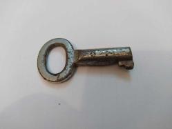 AN3--------ESKİ DEMİR DOLAP ÇEKMECE ANAHTARI