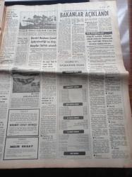 Milliyet Gazetesi - 22 Eylül 1980 - Burhan Felek - Çetin Altan - Bakanlar Açıklandı - Galatasaray'da Bülent Eken'e Geniş Yetkiler Tanındı - Milli Takım İzlanda Maçına Hazırlanıyor - Başbakan Bülend Ulusu - Başbakan Yardımcısı Turgut Özal -  Mehmet Özgüneş - İlter Türkmen - Adalet Bakanı Cevdet Menteş - İlhan Öztrak - Milli Savunma Bakanı Haluk Bayülken