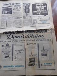Milliyet Gazetesi - 6 Ağustos 1971 - Hasan Pulur - Portekiz'de 45 Yıldır Uygulanan Basın Sansürü Kaldırıldı - Jackie Onassis'in Çıplak Resimleri İçin Onasis 80.000 Mark Verdi - Türkiye'nin En Çok Turist Çeken İlçesi Kuşadası - Kemal Kurdaş - Hitler'in Hazırladığı Suikastın İçyüzü Yazı Dizisi - Joseph Stalin Churchill'i Almanya Sempatizanı Olmakla Suçluyor