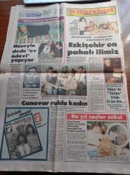 Hürriyet Gazetesi - 18 Ekim 1982 - Köy Çocuğu Yaşar Kemal'in Dayanılmaz Yükselişi - Gökhan Güney - Müşerref Tezcan - Perran Kutman - Müjdat Gezen - Selçuk Yula - Galatasaray Bursaspor'ı Yendi - Banker Kastelli Yargıç Önünde - 186 İdamlı Dev Yol Davası Başlıyor - Milli Güvenlik Konseyi İlk Gezisini Karadeniz Bölgesinde Yapacak - Bülend Ulusu Turgut Özal'a Kızdı