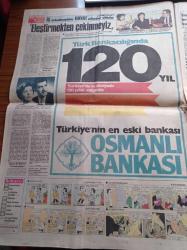 Hürriyet Gazetesi - 4 Şubat 1983 - Adile Naşit Ameliyat Oldu - Nazan Şoray - Nükhet Duru - Emel Sayın - Engin Verel 75 Milyonu Bastıran Beni Alır - Basketbolda Fenerbahçe Mucize Yarattı - Papandreu Çıkmazda Yunanistan 12 Eylül Öncesi Türkiye'ye Döndü - Adalet Bakanı Cevdet Menteş İstifa Etti - Dışişleri Bakanı İlter Türkmen Memnun Döndü - İnci Baba'nım Evleri Elinde Kaldı - Kenan Evren Öğrencileri Dinledi