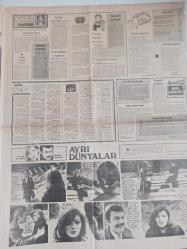 Kelebek Magazin Gazetesi - Kan ve Gül Fotoromanı - İskender Doğan - Şule Dinmer - Gülgen Bengü - Kirli Eller Fotoromanı - Ayhan Gürsoy - Ülker Akhan - Meltem Özdemir - Yürekli Köpek Glen Çizgi Romanı - Kelebek Postası - Ayrı Dünyalar fotoromanı - Sümer Tilmaç - Güngör Bayrak - Telefonla Gelen Ölüm - Özkan Yılmaz - Nazan Adalı - Orçun Sonat - Hiç Yoktan İyidir Fotoromanı - Fırtınalı İlişkiler - Jane Donnelly fotoğraf ve haberi - Gazete Tam Değildir Sadece 4 Sayfası Mevcuttur