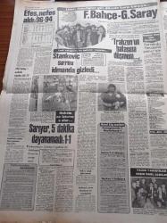 Hürriyet Gazetesi - 26 Aralık 1982 - Suat Hayri Ürgüplünün Politika ve Diplomaside 40 Yılı Yazı Dizisi - Cüneyt Arkın - Hülya Koçyiğit - Ferdi Tayfur - Melike Zobu - Fenerbahçe Galatasaray Maçı - İsmet İnönü - Kenan Evren Bugün Ankara'da - İsmet İnönü'yü Andık - Mevhibe İnönü - Edward Kennedy'nin Eski Eşi Joan Kennedy Anlatıyor