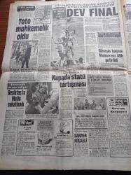 Hürriyet Gazetesi - 22 Mart 1986 - Merhum Nihat Erim'in Anıları 12 Mart Günleri Yazı Dizisi - Balyoz Operasyonu - Spor Toto Mahkemelik Oldu - Beşiktaş'ta Metin Tekin Sakatlandı - Odacılık Tarihe Karışıyor - Emel Sayın Korku İçinde - Korkut Özal'ın Süper Yükselişi - SHP'de İpin Ucu Koptu - Muzır Yasanın İlk Kurbanları - Turgut Özal Düşerse Ne Olur