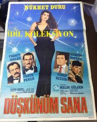 DÜŞKÜNÜM SANA, 1982, SİNEMA FİLM AFİŞİ / POSTERİ - BÜYÜK BOY - ORİJİNAL - 100 X 68 cm EBADINDA - Original Turkish Big Size Movie Poster - Melih Gülgen, Erdoğan Tünaş, Nükhet Duru, Fikret Hakan, Faruk Peker, Yusuf Sezgi, Güngör Bayrak, Suzan Avcı, Melih Kibar, Baykal Kent, - Gülgen Film