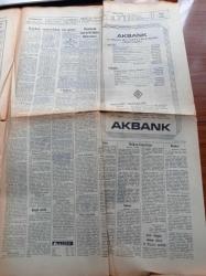 Cumhuriyet Gazetesi - 1 Nisan 1972 - İçişleri Bakanı Ferit Kubat Mecliste Korkunç Kızıldere Olayı Hakkında Bilgi Verdi-  Kızıldere Olayında Üçü Ecnebi Olmak Üzere 13 Kişi Ölmüştür - Ertuğrul Kürkçü Samanlıkta Sağ Çıktı - Dev Genç Genel Başkanı Ertuğrul Kürkçü Mahir Çayan'ı Şiddetten Alıkoyamadık - Sıkıyönetim Komutanlığı İsmet İnönü'ye Cevap Verdi - Türkiye Romanya Milli Maçı -  Muhammed Ali Clay Mac Foster Boks Maçı