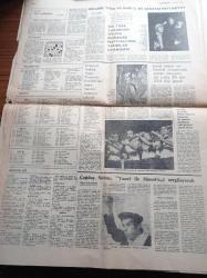 Cumhuriyet Gazetesi - 25 Eylül 1975 - Kurucusu Yunus Nadi - İlhan Selçuk - Oktay Akbal - Yaşar Kemal - Çocuklar İnsandır - Beşiktaş'ta Muhalefet Harekete Geçmek İçin Fenerbahçe Maçını Bekliyor - Didi Brezilya'da Özel Yaşantısı Nedeniyle Tutunamamıştır - - Uğur Mumcu - NATO Asamblesi Türkiye İle Yunanistan Arasında Arabuluculuk Yapacak - Süleyman Demirel - Kazlıçeşme'de 10 Fabrika Yandı