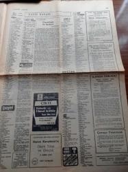 Cumhuriyet Gazetesi - 25 Eylül 1975 - Kurucusu Yunus Nadi - İlhan Selçuk - Oktay Akbal - Yaşar Kemal - Çocuklar İnsandır - Beşiktaş'ta Muhalefet Harekete Geçmek İçin Fenerbahçe Maçını Bekliyor - Didi Brezilya'da Özel Yaşantısı Nedeniyle Tutunamamıştır - - Uğur Mumcu - NATO Asamblesi Türkiye İle Yunanistan Arasında Arabuluculuk Yapacak - Süleyman Demirel - Kazlıçeşme'de 10 Fabrika Yandı