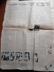 Cumhuriyet Gazetesi - 15 Ekim 1960 -  Türk Tarihinin En Büyük Davası Dün 9,30'da Başladı Ve 18'e Kadar Sürdü - Yassıada İntibaları Ne Yaptılar Yazan Cevat Fehmi Başkut- Yassıada İntibaları Nasıldılar Yazan Yaşar Kemal - Adnan Menderes Hakim Huzurunda Şikayette Bulunuyor - Celal Bayar'ın Gözleri Kin Doluydu -- Öğleden Sonra Köpek Davası Başladı Netice Bugüne Kaldı