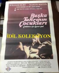 BAŞKA TANRININ ÇOCUKLARI (Children of a Lesser God), 1986, SİNEMA FİLM AFİŞİ / POSTERİ - BÜYÜK BOY - ORİJİNAL - 100 X 68 cm EBADINDA - Original Turkish Big Size Movie Poster - Randa Haines, Mark Medoff, Hesper Anderson, Marlee Matlin, William Hurt, Philip Bosco, Piper Laurie, Allison Gompf, Linda Bove, Bob Hiltermann, 1987 EN İYİ KADIN OYUNCU OSKARI, ÖZEN FİLM