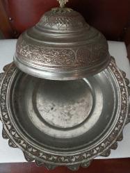 BAKIR TABAK, KOMPLE EL İŞÇİLİĞİ İLE SÜSLENMİŞ KAPAKLI PİLAV TABAĞI,  MUHTEŞEM GÖRSELLİĞİ OLAN AĞIR , KOLEKSİYONLUK BİR ÜRÜNDÜR..
