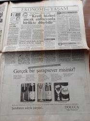 Gölge Adam  Gazetesi - 27 Aralık 3 Ocak 1989 - Nilüfer Apaydın-Sibel Tan-Doktor Şahika Yüksel:Kadınlarınen büyük sorunu cinsel doyumsuzluk-Rüya Çağla-İşte Sabancı Katliamı - Büyükçekmece'deki Akçimento Fabrikası - Kalamış'taki Tarihi Koru - Kaşıkçı Eğitim Bursu - Devlet Bakanı Adnan Kahveci'nin Siyasete Atılacak Gençlere Önerileri - Türkiye'deki Masonların Lideri Orhan Alsaç - Ayak Tabanına Yapılan Masajla Vücut Ağrıları Yok Ediliyor - Sovyetler Birliğinde Konut Sorunu Yazı Dizisi - Devlet Bakanı Mehmet Yazar - Parlamento Gibi Galatasaray Kongresi - Mesut Yılmaz - Hüsamettin Cindoruk - Fikri Sağlar- Beyoğlu Belediye Başkanı Haluk Öztürk