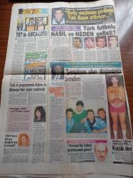 Gölge Adam  Gazetesi - 27 Aralık 3 Ocak 1989 - Nilüfer Apaydın-Sibel Tan-Doktor Şahika Yüksel:Kadınlarınen büyük sorunu cinsel doyumsuzluk-Rüya Çağla-İşte Sabancı Katliamı - Büyükçekmece'deki Akçimento Fabrikası - Kalamış'taki Tarihi Koru - Kaşıkçı Eğitim Bursu - Devlet Bakanı Adnan Kahveci'nin Siyasete Atılacak Gençlere Önerileri - Türkiye'deki Masonların Lideri Orhan Alsaç - Ayak Tabanına Yapılan Masajla Vücut Ağrıları Yok Ediliyor - Sovyetler Birliğinde Konut Sorunu Yazı Dizisi - Devlet Bakanı Mehmet Yazar - Parlamento Gibi Galatasaray Kongresi - Mesut Yılmaz - Hüsamettin Cindoruk - Fikri Sağlar- Beyoğlu Belediye Başkanı Haluk Öztürk