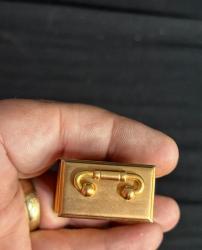 PİRİNÇ ÖZEL KUTUSUNDA  KOLEKSİYONLUK MİNYATÜR MASA SAATİ 670