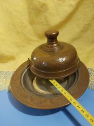 BAKIR TABAK, KOMPLE EL İŞÇİLİĞİ İLE SÜSLENMİŞ KAPAKLI PİLAV TABAĞI,  MUHTEŞEM GÖRSELLİĞİ OLAN AĞIR , KOLEKSİYONLUK BİR ÜRÜNDÜR..