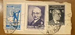 Mektup Zarfından Kesilmiş  / Postadan Geçmiş Üçlü Pul Filateli - 1947 Ankara Damgalı - ATATÜRK, 4 KURUŞ / İSMET İNÖNÜ, 9 KURUŞ / MİLLİ MÜDAFAA, 2 KURUŞ - Türkiye Cumhuriyeti