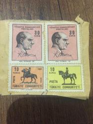 Mektup Zarfından Kesilmiş  / Postadan Geçmiş Dörtlü Pul Filateli -  Damgalı - ATATÜRK, 30 KURUŞ / ATLI ATATÜRK İZMİR, 10 KURUŞ / ATLI ATATÜRK, 10 KURUŞ - Türkiye Cumhuriyeti