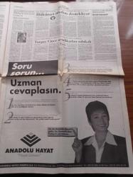 Cumhuriyet Gazetesi - 18 Nisan 1995 - Kurucusu Yunus Nadi - İlhan Selçuk - Toktamış Ateş - Melih Cevdet Anday - Devlet Bakanı Şükrü Erdem Cine 5'ten Yayın İçin Huzursuz - Voleybolda Halkbank Şampiyon - Devlet Güvenlik Mahkemesi Aydınlar İçin Fazla Mesai Yaptı - Başbakan Tansu Çiller - PKK'ye Tunceli'de Kıskaç - TBMM Faili Meçhul Cinayetler Komisyonu - Cumhurbaşkanı Süleyman Demirel