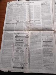 Cumhuriyet Gazetesi - 5 Nisan 1995 - Kurucusu Yunus Nadi - İlhan Selçuk - Ahmet Taner Kışlalı - Aleviler Ne İstiyor -  Türkiye Güzeli Demet Şener - Balata Kulübü Yöneticisi Ateş Ünal Erzen Kumarbazlar Takımdan Gidecek - Kıbrıs Rum Hentbol Takımı İstanbul'da Kampa Girdi - CHP Genel Başkanı Hikmet Çetin 5 Nisan'ı Aklamadı - Tansu Çiller Batı'yı Suçladı - Cumhurbaşkanı Süleyman Demirel'le Latin Amerika'da - Kayıp Ailelerine Dayak