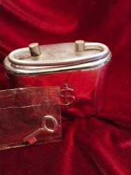 İŞ BANKASI KUMBARASI;1950 Lİ YILLARIN KUMBARASI.SERİ NUMARALI VE AY YILDIZ İSTANBUL DAMGALI 846