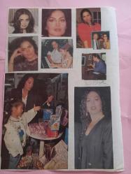 Türkan Şoray ve kızı Yağmur Ünal-Hakan Balamir Çeşitli Gazete Dergi ve Haber Sayfalarından kesilmiş 16 adet fotoğraflı 20*30cm ebadında arkalı önlü boş kağıda yapıştırılmıştır.