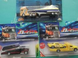 araba ve tekne taşıyıcı tır ve kamyon araç setleri kutusunda paketli metal arabalar hepsi Beraber Koleksiyon dekor hediye obje aksesuar süs nostalji tasarım hobi eğlence vintage aksesuar promosyon reklam Hediyelik dekorluk retro