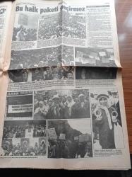 Aydınlık Gazetesi - 11 Nisan 1994 - Sakıp Sabancı Tansu Çiller Hükümetini Desteklemeliyiz - Alpay Beşiktaş'a Sergen Yalçın Sayesinde Geldim -  Jean Pierre Papin'e Talip Çıktı - Banker Kastelli  Sermaye Halkın Sırtından Geçiniyor - Tekel İşçileri Toplu Eylemde - Haftanın Eylem Takvimi - İşçi Partisi - Hava Kuvvetleri Eski Komutanı Orgeneral Safter Necioğlu Petlas'ın Kapatılması Hakkında Aydınlık'a Konuştu - Ferit İlsever - Dedeman Oteli - Zonguldak'a Karşı Bosna Tertibi