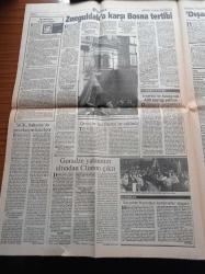 Aydınlık Gazetesi - 11 Nisan 1994 - Sakıp Sabancı Tansu Çiller Hükümetini Desteklemeliyiz - Alpay Beşiktaş'a Sergen Yalçın Sayesinde Geldim -  Jean Pierre Papin'e Talip Çıktı - Banker Kastelli  Sermaye Halkın Sırtından Geçiniyor - Tekel İşçileri Toplu Eylemde - Haftanın Eylem Takvimi - İşçi Partisi - Hava Kuvvetleri Eski Komutanı Orgeneral Safter Necioğlu Petlas'ın Kapatılması Hakkında Aydınlık'a Konuştu - Ferit İlsever - Dedeman Oteli - Zonguldak'a Karşı Bosna Tertibi