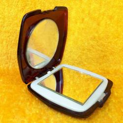 VINTAGE BAĞA GÖRÜNÜMLÜ AKRİLİK , PİLLİ IŞIKLI PUDRİYER HONG KONG