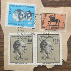 Mektup Zarfından Kesilmiş  / Postadan Geçmiş Dörtlü Pul Filateli -  Damgalı - ATATÜRK, 100 KURUŞ / ATLI ATATÜRK İZMİR, 10 KURUŞ / DR. BESİM ÖMER AKALIN, 5 KURUŞ - Türkiye Cumhuriyeti