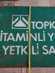 DEMİR TABELA, TOPKAPI VİTAMİNLİ YEM BAYİİ ESKİ DEMİR SAÇ TABELASI..