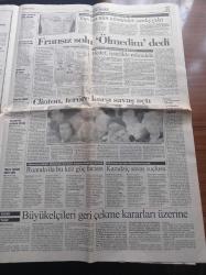 Cumhuriyet Gazetesi - 25 Nisan 1995 - Kurucusu Yunus Nadi - İlhan Selçuk - Toktamış Ateş - Melih Cevdet Anday - Rıdvan Dilmen İçin Top İviç'te - Ülkerspor Son Anda Yarı Finalde - Adalet Bakanı Mehmet Moğultay Yargısız İnfaz Her Yerde Var - Emeklilik Tartışması Büyüyor - İspanya'dan Kürt Tepkisi - Yaşar Kemal Kütüphanesi - Gorbaçov Başkan Adayı