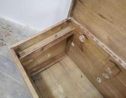 OSMANLI DÖNEMİ KABARALI FİL AYAKLI AHŞAP ÇEYİZ SANDIĞI