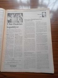 Aydınlık Gazetesi - 10 Ekim 1999 -  Kurucusu Şefik Hüsnü - Doğu Perinçek -Hürriyet'in CHP'ye Komplosu- Haftanın Konuğu Tüketici Hakları Derneği Genel Başkanı Turhan Çakar - ABD Büyükelçiliği İstedi Ankara'dan Gelen Emirle İşçi Partisi Çadırı Basıldı - Ülkü Ocakları Kapatılıyor - Provokasyon Şeriatçı Nesolcu İttifakın İşini Kolaylaştırdı - Öğretim Üyelerinden Tepki İyi Öğrenci Doğal Kaynak Gibidir Dışarı Çıkması Yasaktır