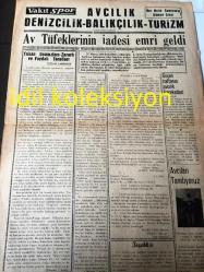 İSTANBUL VAKİT GAZETESİ YEREL TAŞRA BASINI ---6 Ocak 1962 Yıl :48 Sayı :13067--Milletvekili aylıklarını tespit  meselesi etrafında cereyan eden  hadiseler , Parlemento müzakerelerinde halk efkarının  kuvvetini  ve bir Anayasa mahkemesi lüzumunu  göstermiştir --İsmet İnönü ---İşçi Davası :Asım Us --1962 Berlin Meselesi -- 147 'lerle ilgili  hükümet tasarısı --1962 Senesine Ait İthalat  Programı Balkanlar Kurulunca Kabul Olunmuştur --1961 yılının dikkati çeken  olayları yazan :Kemal Akman --Müşterek Pazarda 2. Safha --Mükrimin Halil Hoca --İngilizlere Esir Düşen Bir Alman Pilot Nasıl Kaçmıştı --Tüccar Yeni yılda Bekledikleri  Temenniler 14 Nokta da Toplanıyor --Milli Eğitim Şurası Toplanıyor --Av Tüfeklerinin İadesi Emri Geldi  Yaban Domuzları  zararlı ve faydalı  tarafları  :Turhan  Tamerler --