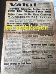 İSTANBUL VAKİT GAZETESİ YEREL TAŞRA BASINI ----30 Temmuz 1962 Yıl :43 Sayı :13095-Türkiye 'nin Yunanistan Şartları İle Ortak Pazara Kabul Edilmesine Karar Verildi --Bu Müthiş Cinayet Aydınlanmalıdır Ankara Polisi Haydi Vazife Başına --Portreler :Akif Eyidoğan --Büyük Britanya ve Ortak Pazar --Beş yıllık planda özel  sektör ün mevkii-- Zararlı Partizan Zihniyeti  , Yararlı Belediyecilik ---Münih 'te ki  Tıp Kongresinde  İlgi Uyandıran Açıklamalar --Türk Lokumu ve Rastlanan Ayılar --Yasak Avlardan :Ökse ve Ağ ile Kuş Tutmak  :Handan Aktolga --Kuvvetli Hükümet Karşımızda Duruyor --Çocuğu Sokaktan Kurtarmak --Halk Bilgini  ,Halk Filozofu Nasrettin Hoca--Türk Lokumu ve Adım Başına Rastlanan Ayılar Hakkında ---Alaska da Dev Ayılar Avı :Yazan :Walter Fınton--