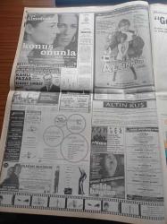 Radikal İki Gazetesi - 27 Ekim 2002 - Yeni Küçük Liseli Kız Fantezisi - Savaş Karşıtı Komik Adam Robin Williams - Cadılar Bayramı - Damardan CHP'li Kemal Derviş Fotoğrafı - Bumerang Sendromu - Good Food Ayı - Avril Lavigne - Azınlığa Verilen Hak - Yıldırım Türker - Ahmet İnsel - Sema Öğünlü - Erol Göka - Elif Şafak - Elvan Uysal - Orhan Kahyaoğlu - İsmail Cem - Hüsamettin Özkan