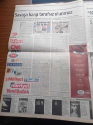 Radikal İki Gazetesi - 6 Nisan 2003 - Kadir İnanır - Türkan Şoray - Piyasa Tetikçileri - Medya ve Savaş - Kathy Bates Hiç Ödün Vermediği Tombulluğuyla Orta Yaşında Star Olmayı Başardı - Yıldırım Türker - Ahmet İnsel - Oray Eğin - Elif Safak- Fuat Keyman - Kürt Anasını Görmesin - Mehmet Ali Birand
