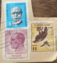 Mektup Zarfından Kesilmiş  / Postadan Geçmiş Üçlü Pul Filateli - Damgalı -  DR. ÖMER BESİM AKALIN, 5 KURUŞ / ATATÜRK, 30 KURUŞ  / KARTAL 60 KURUŞ-  Türkiye Cumhuriyeti