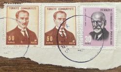Mektup Zarfından Kesilmiş  / Postadan Geçmiş Üçlü Pul Filateli - Selçuk , 4 Ağustos 1968 Damgalı -  ATATÜRK, 50 KURUŞ / KAMİL AKDİK, 30 KURUŞ  -  Türkiye Cumhuriyeti