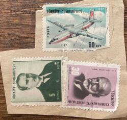 Mektup Zarfından Kesilmiş  / Postadan Geçmiş Üçlü Pul Filateli -  Damgalı -  ATATÜRK, 5 KURUŞ / KAMİL AKDİK, 30 KURUŞ / UÇAK , 60 KURUŞ  -  Türkiye Cumhuriyeti