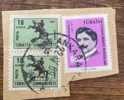 Mektup Zarfından Kesilmiş  / Postadan Geçmiş Üçlü Pul Filateli - Ankara, 22 Nisan 1969 Damgalı - KEMALETTİN MİMAROĞLU, 60 KURUŞ / ATLI ATATÜRK SAMSUN , 10 KURUŞ -  Türkiye Cumhuriyeti