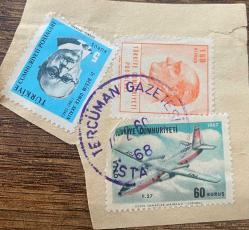 Mektup Zarfından Kesilmiş  / Postadan Geçmiş Üçlü Pul Filateli - Tercüman Gazetesi, Şubat 1969 Damgalı - ATATÜRK, 150 KURUŞ / UÇAK, 60 KURUŞ / DR. BESİM ÖMER AKALIN, 5 KURUŞ-  Türkiye Cumhuriyeti