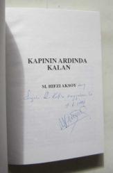 Kapının Ardında Kalan [İMZALI] / Öyküler