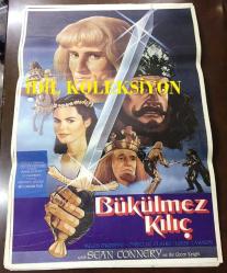 BÜKÜLMEZ KILIÇ (Sword of the Valiant: The Legend of Sir Gawain and the Green Knight), 1984, SİNEMA FİLM AFİŞİ / POSTERİ ÇİZİM - BÜYÜK BOY - ORİJİNAL - 81 X 57 cm EBADINDA - Original Turkish Big Size Movie Poster - Stephen Weeks, Stephen Weeks, Howard C. Pen, Philip M. Breen, Miles O'Keeffe, Cyrielle Clair, Leigh Lawson, Sean Connery, Trevor Howard, Peter Cushing, Ronald Lacey, Lila Kedrova, John Rhys-Davies, Wilfrid Brambell, Bruce Lidington, Douglas Wilmer, Brian Coburn, David Rappaport, Emma Burdon-Sutton, Thomas Heathcote, John Serret, Mike Edmonds