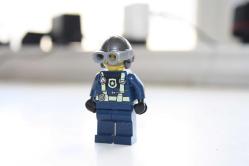 ORJİNAL LEGO FİGÜR OYUNCAK  DETAYLAR RESIMLERDE (CD ODA KUTU