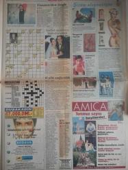 Kelebek Magazin Gazetesi - 21 Temmuz 1998 - Sağlıklı Beslenmeyle Stresi Yenin - Sırttaki Sır - Barış Manço - Süleyman Demirel - 40 Yıllık Emeğin Ödülü - Zarif Dekolte - Derin Kesin - Dantel Şıklığı - Kemal Günay - Çocuklar İlgi İstiyor - Tekin Aral - Çarkı Hüsam - Demirel'den Tavuk Tesisi - Ünlüler Tatilde - Gündüz Tezmen - Güngörmüşler (Kavanagh) - Fatoş (Chic Young) - Dedektif Nik - Bizimkiler (Ersin Burak) Çizgi Romanları - Tüzmen - Şirin Alışverişte - NewYrok muhabirimiz İstanbul'da Evlendi - 40 Yıllık Emeğin Ödülü - Problem Çocuk - Selim Akçin - Silahlı Sivil Kuvveler - Ankara'da Gündem - Lüks Haberler fotoğraf ve haberi - Tam Takım Gazete